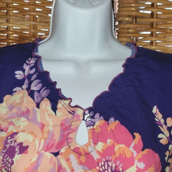 Koi by Kathy Peterson Scrub Top XS - Picture 2 of 6